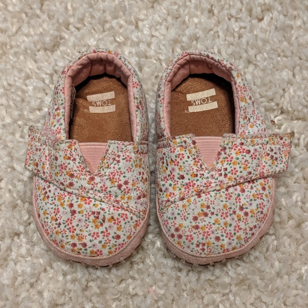 GUC Tom's Crib Shoes